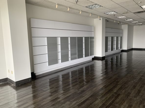 Blackiston Mill Shopping Center: 1418, 1420 Blackiston Mill Road, Clarksville, IN 47129